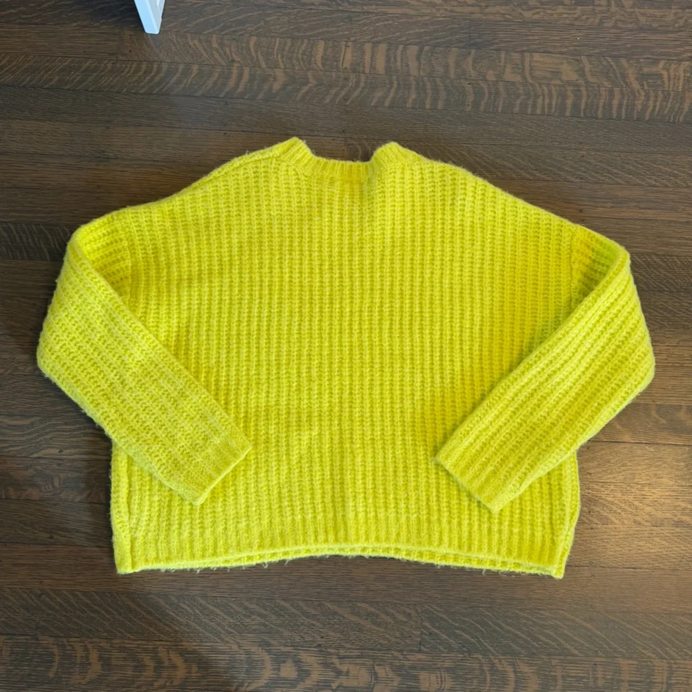 COTTON EMPORIUM Highlighter Yellow Cozy Crewneck Loose Knit Sweater EUC Medium